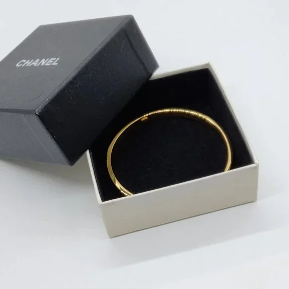 Chanel Bangle Gold 98 P 500-081425